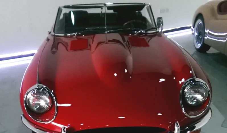 
								1961 Jaguar E-Type full									