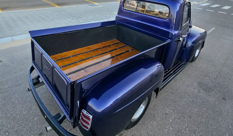 
								1952 Ford F1 Pickup: Classic American Truck in Blue full									