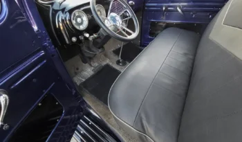 
									1952 Ford F1 Pickup: Classic American Truck in Blue full								