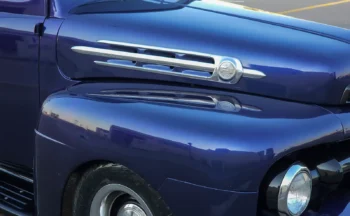 1952 Ford F1 Pickup: Classic American Truck in Blue