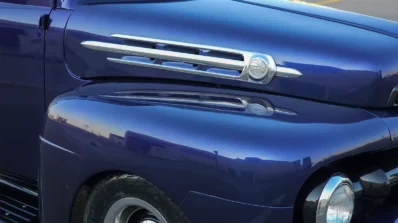 1952 Ford F1 Pickup: Classic American Truck in Blue