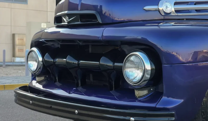 
								1952 Ford F1 Pickup: Classic American Truck in Blue full									