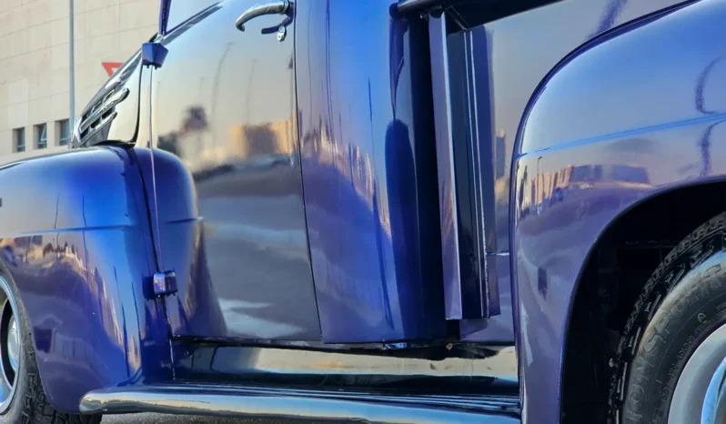 
								1952 Ford F1 Pickup: Classic American Truck in Blue full									